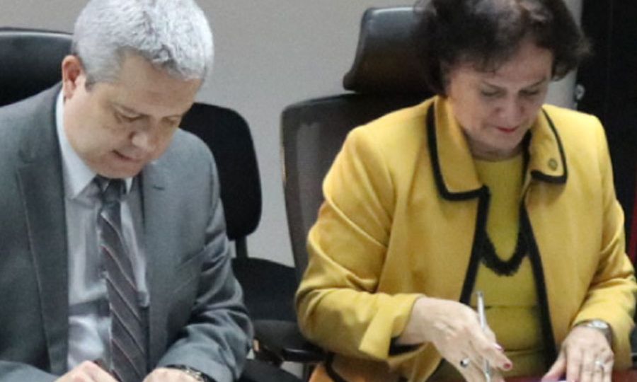 PGN-FIRMA-CONVENIO-JUNTO-A-COMISIÓN-INTERINSTITUCIONAL-1
