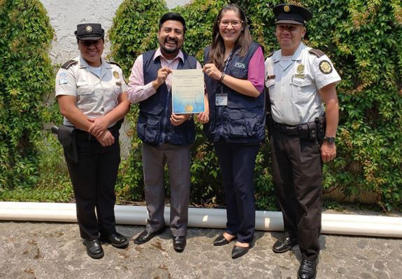 PGN-RECIBE-RECONOCIMIENTO-POR-CAPACITAR-EN-TEMAS-DE-NIÑEZ-Y-ADOLESCENCIA-A-LA-PM-DE-SACATEPÉQUEZ-2