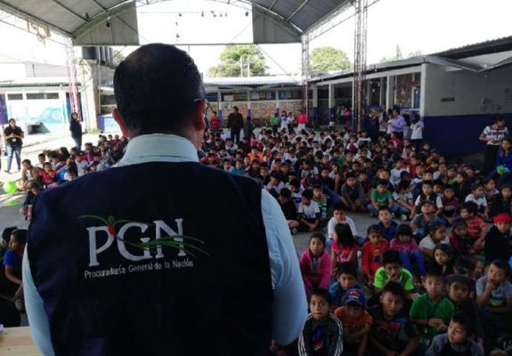 NIÑEZ-EN-PANAJACHEL-SE-CAPACITA-EN-DERECHOS-HUMANOS-2