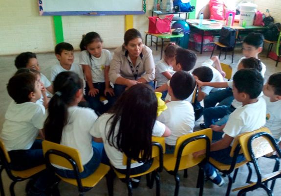DELEGACIÓN-COATEPEQUE-CAPACITA-A-ALUMNOS-SOBRE-QUÉ-ES-EL-ACOSO-ESCOLAR-Y-LA-IMPORTANCIA-DE-DENUNCIARLO-2